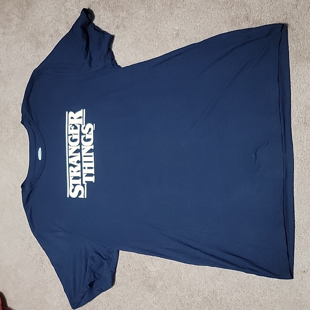 STRANGER THINGS GRAPHIC TEE
